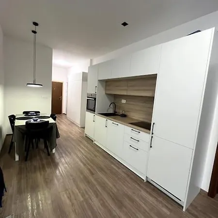 Modern Comfort Next To Historic Sights Apartamento